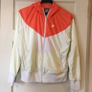 Nike Hooded Lightweight Jacket